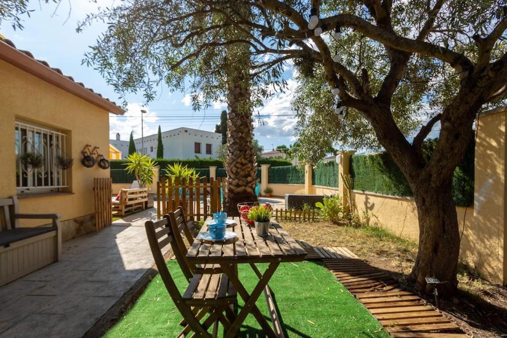 Вилла Casita Con Jardin, Bbq, Wifi, Centro Y Playa Эмпуриабрава Экстерьер фото